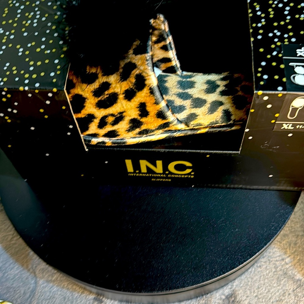 Inc leopard print with the furry pom-pom Slipper - Picture 4 of 4